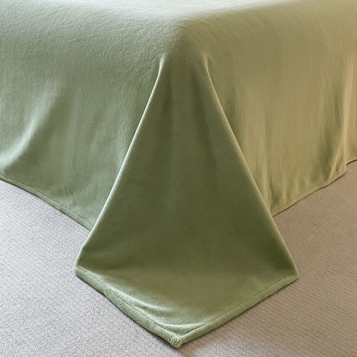 91家纺网 家纺一手货源 找家纺 ab家纺 2025新款保暖舒适纯色牛奶绒四件套 米月白橄榄绿