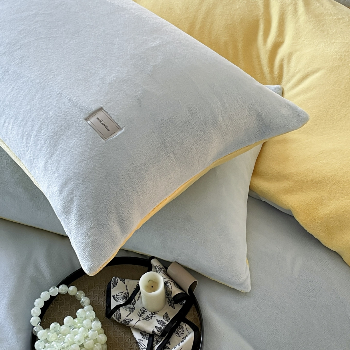 91家纺网 家纺一手货源 找家纺 ab家纺 2025新款保暖舒适纯色牛奶绒四件套 天空蓝柠檬黄