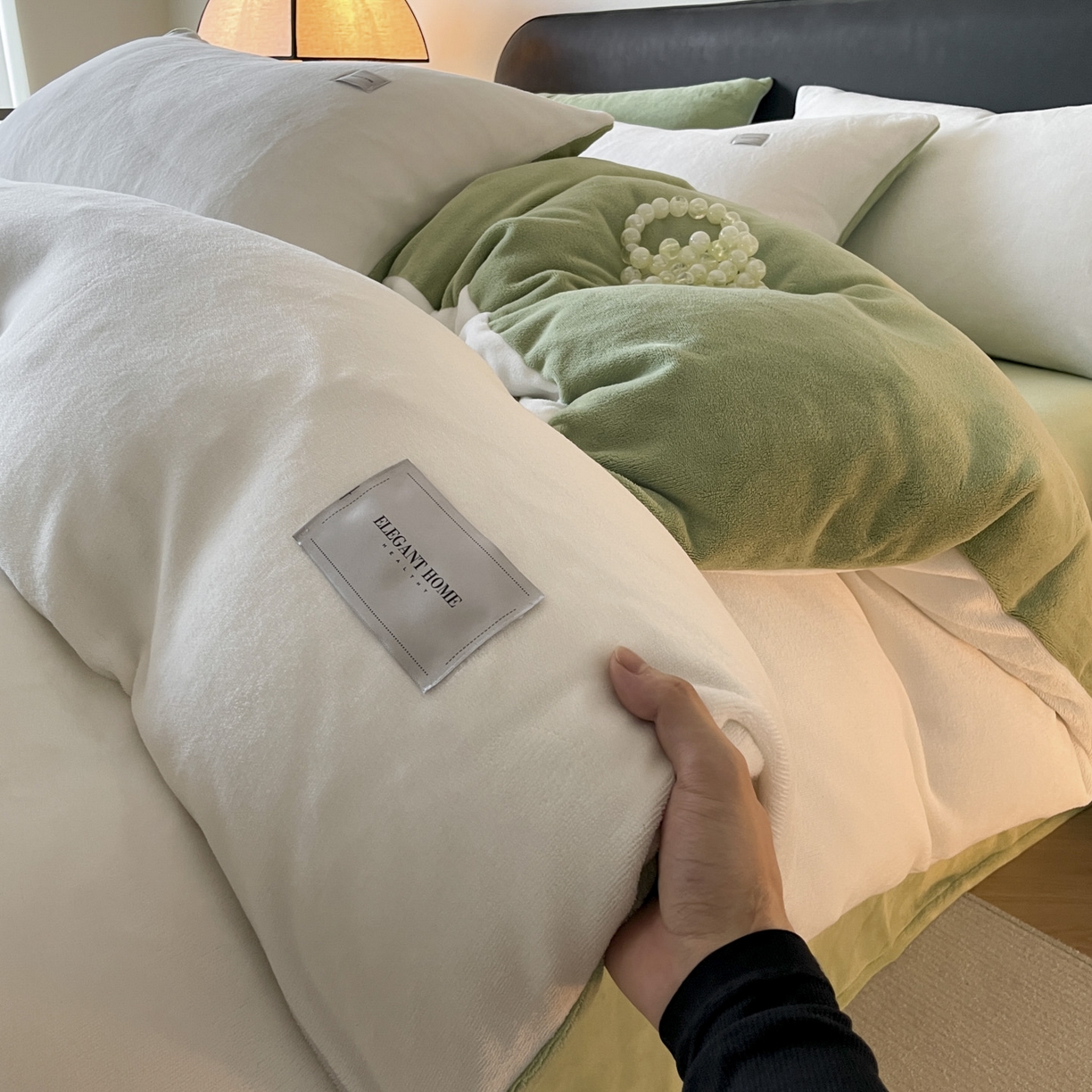 91家纺网 家纺一手货源 找家纺 ab家纺 2025新款保暖舒适纯色牛奶绒四件套 米月白橄榄绿