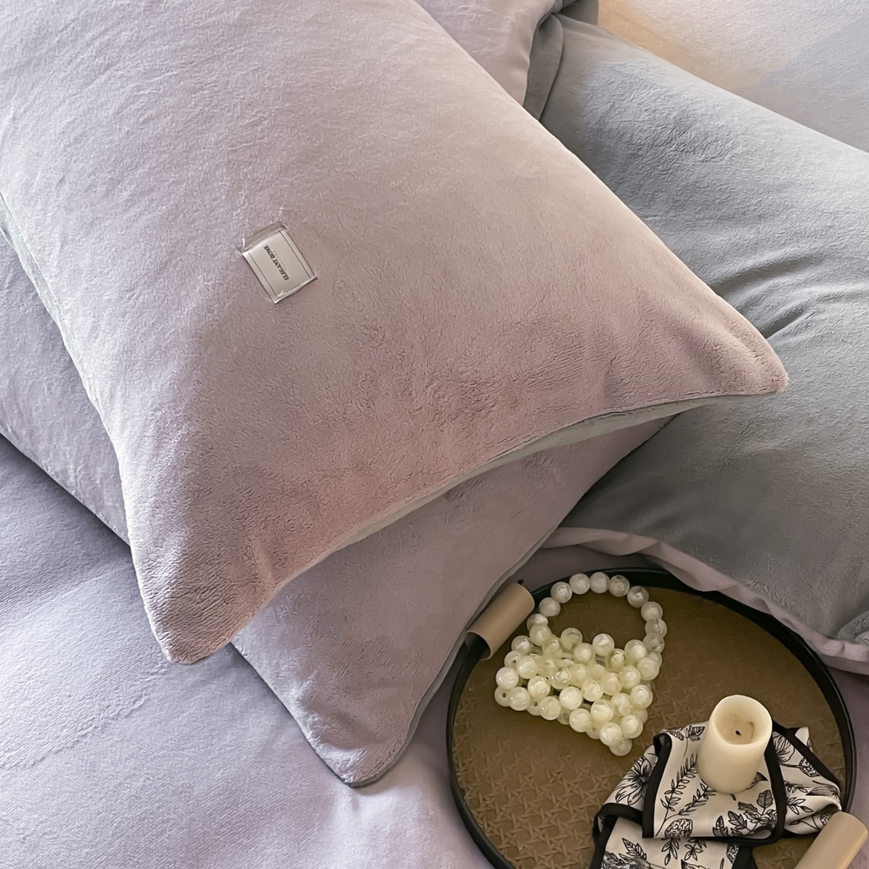91家纺网 家纺一手货源 找家纺 ab家纺 2025新款保暖舒适纯色牛奶绒四件套 香芋柴深灰