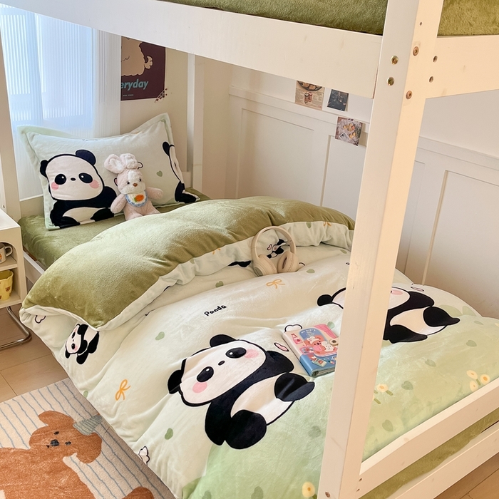 91家纺网 家纺一手货源 找家纺 川悦生活 2025新款加厚保暖高克重牛奶绒宿舍三件套 熊猫乐园