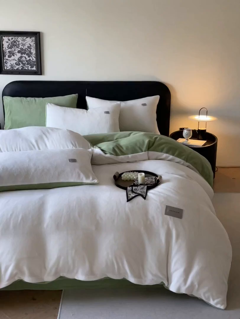 91家纺网 家纺一手货源 找家纺 ab家纺 2025新款保暖舒适纯色牛奶绒四件套 米月白橄榄绿