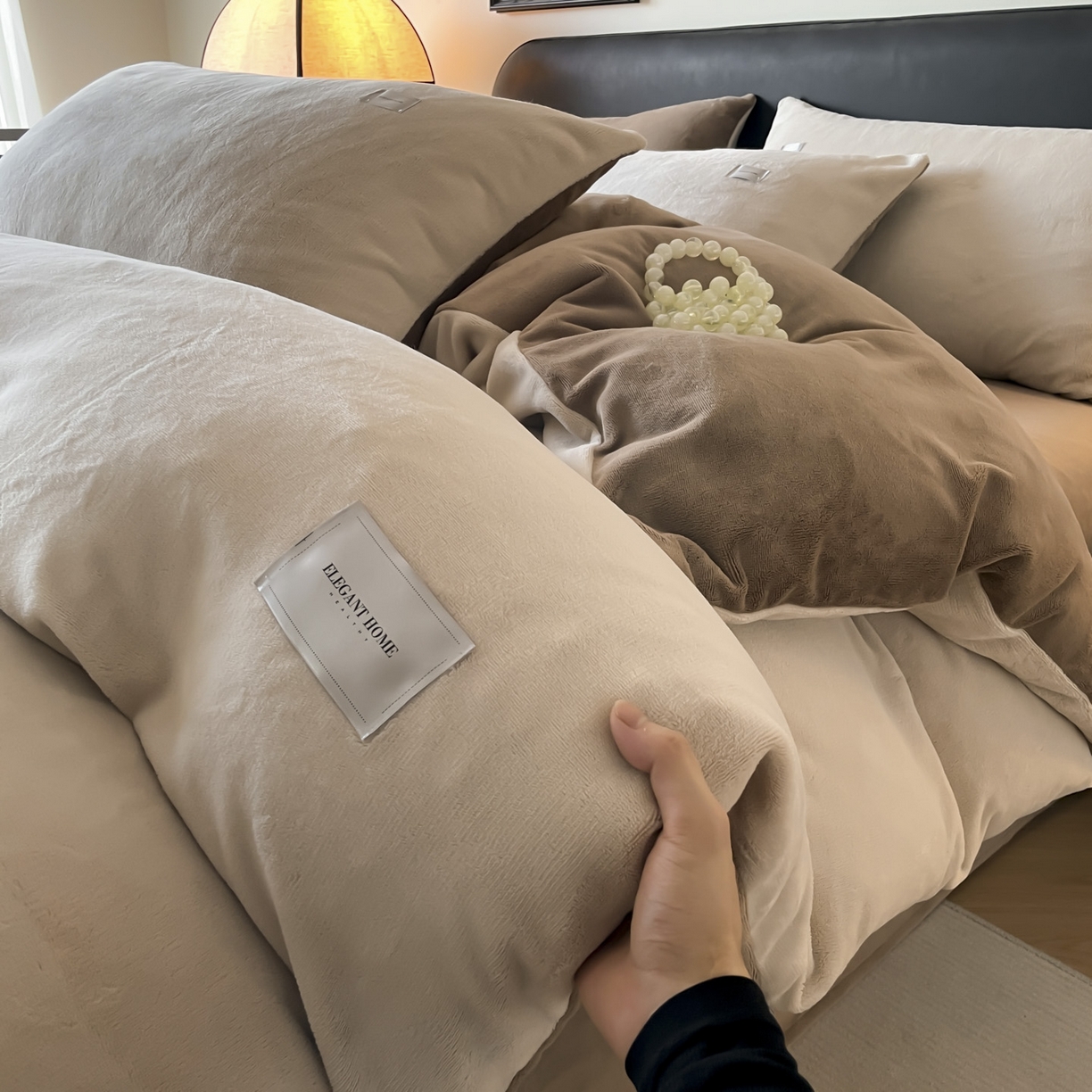91家纺网 家纺一手货源 找家纺 ab家纺 2025新款保暖舒适纯色牛奶绒四件套 米咖
