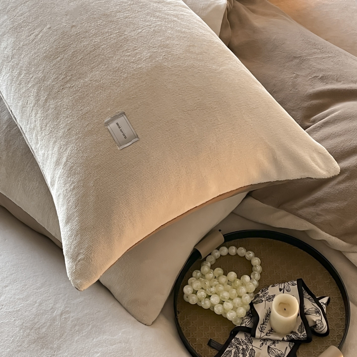 91家纺网 家纺一手货源 找家纺 ab家纺 2025新款保暖舒适纯色牛奶绒四件套 米咖