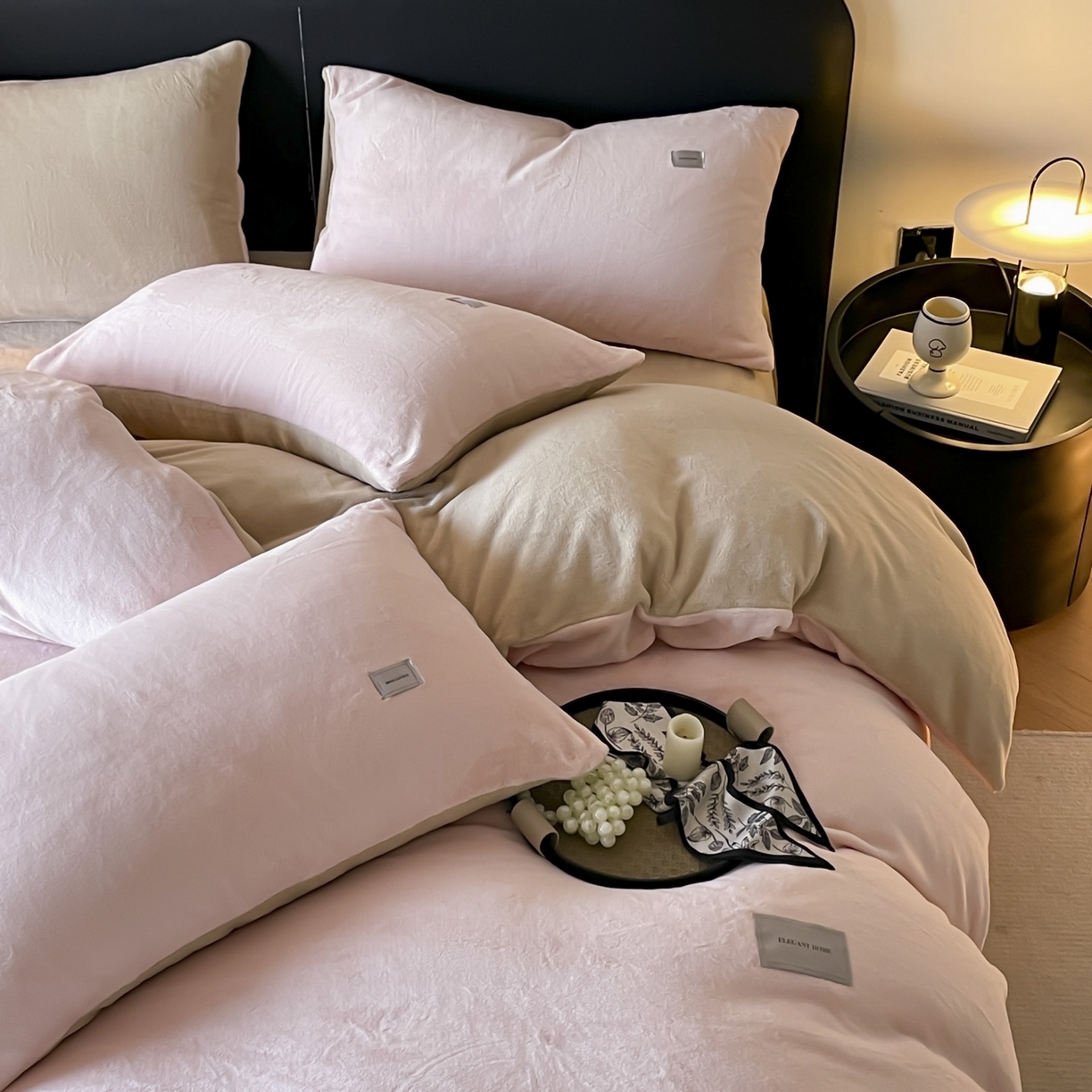 91家纺网 家纺一手货源 找家纺 ab家纺 2025新款保暖舒适纯色牛奶绒四件套 粉卡其