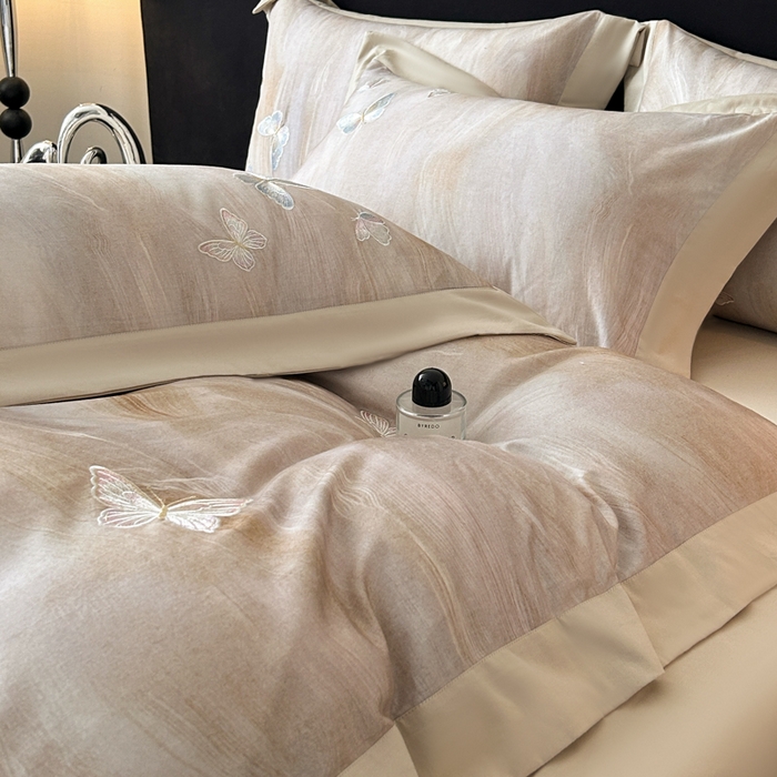 91家纺网 家纺一手货源 找家纺 博纳家纺 2025新款正宗3221纯棉磨毛全棉印绣拼角四件套-幻影 香槟