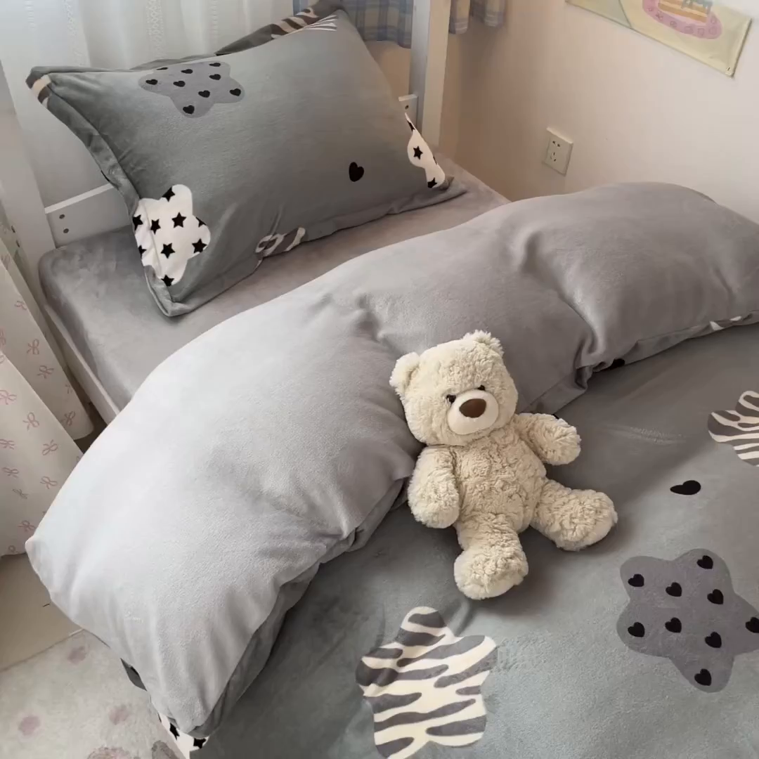 91家纺网 家纺一手货源 找家纺 川悦生活 2025新款加厚保暖高克重牛奶绒宿舍三件套 夜空好梦