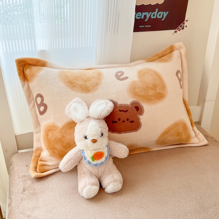 91家纺网 家纺一手货源 找家纺 川悦生活 2025新款加厚保暖高克重牛奶绒宿舍三件套 字母熊