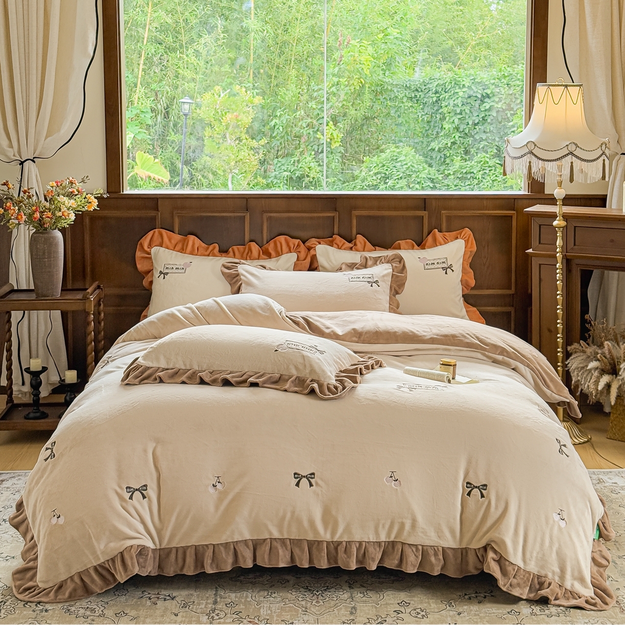 91家纺网 家纺一手货源 找家纺 阿那亚 2025新款加厚煦暖绒牛奶绒四件套韩版花边四件套刺绣四件套 安娜卡其