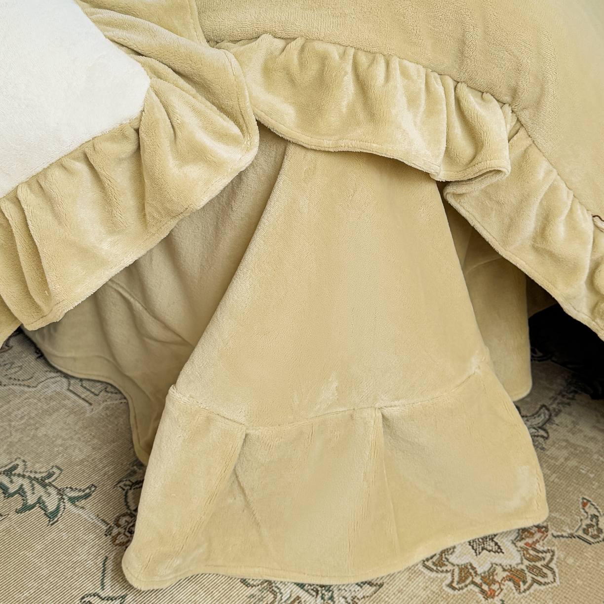 91家纺网 家纺一手货源 找家纺 阿那亚 2025新款加厚煦暖绒牛奶绒四件套韩版花边四件套刺绣四件套 繁华果绿