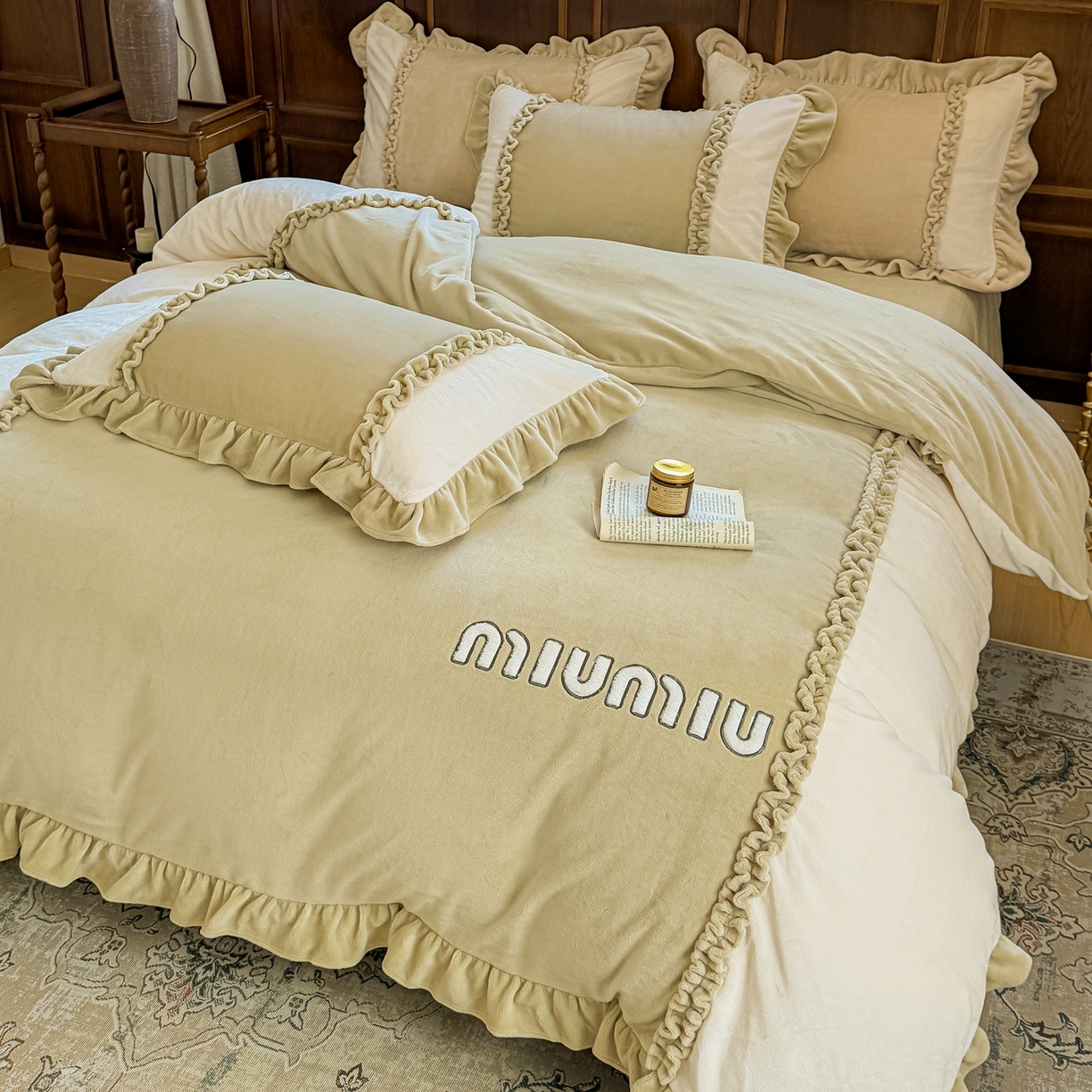 91家纺网 家纺一手货源 找家纺 阿那亚 2025新款加厚煦暖绒牛奶绒四件套韩版花边四件套刺绣四件套 伊贝果绿