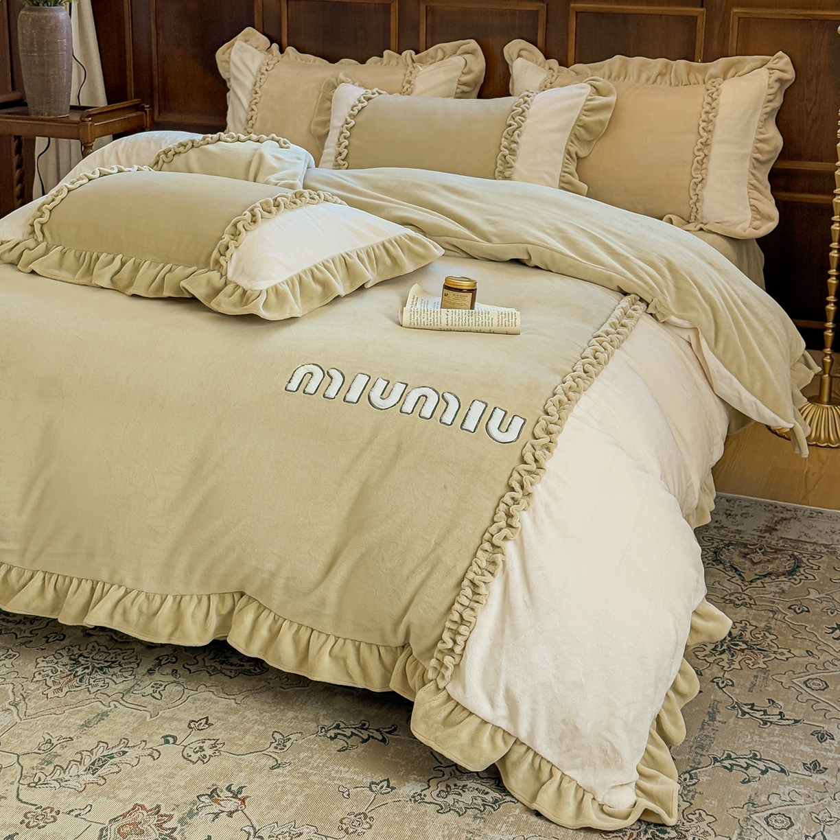 91家纺网 家纺一手货源 找家纺 阿那亚 2025新款加厚煦暖绒牛奶绒四件套韩版花边四件套刺绣四件套 伊贝果绿