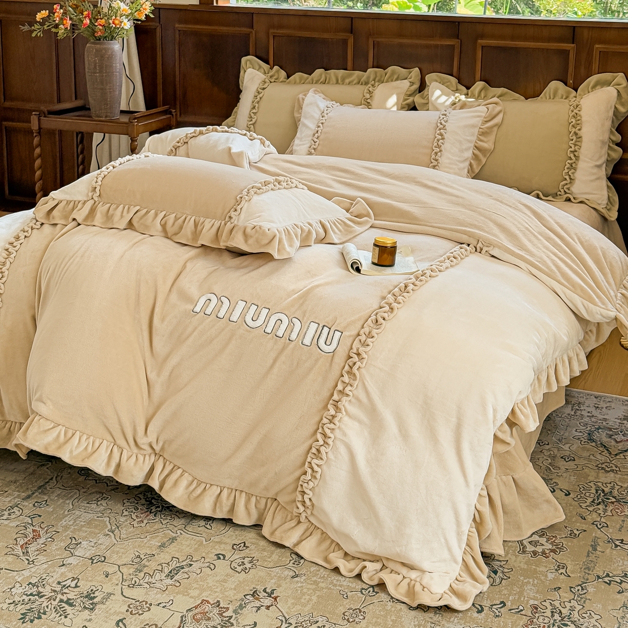 91家纺网 家纺一手货源 找家纺 阿那亚 2025新款加厚煦暖绒牛奶绒四件套韩版花边四件套刺绣四件套 伊贝米驼