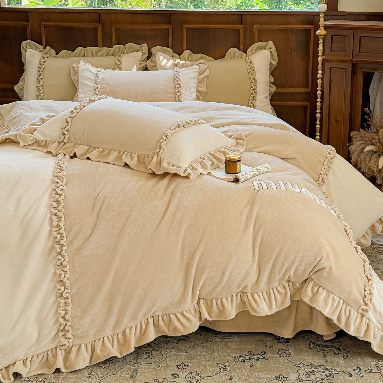 91家纺网 家纺一手货源 找家纺 阿那亚 2025新款加厚煦暖绒牛奶绒四件套韩版花边四件套刺绣四件套 伊贝米驼