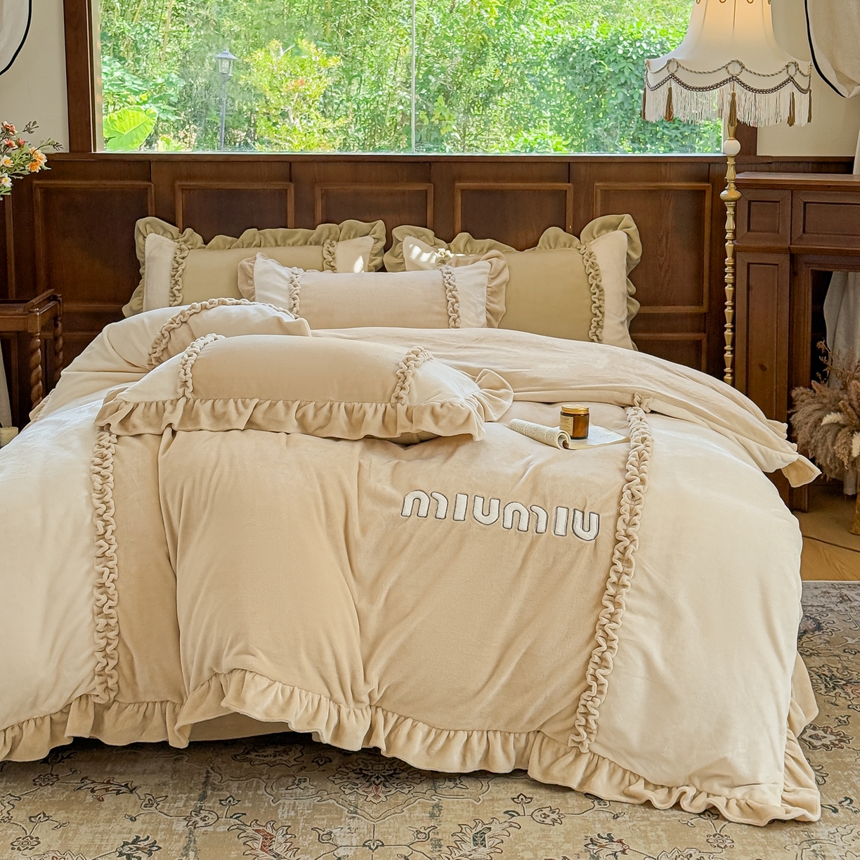 91家纺网 家纺一手货源 找家纺 阿那亚 2025新款加厚煦暖绒牛奶绒四件套韩版花边四件套刺绣四件套 伊贝米驼