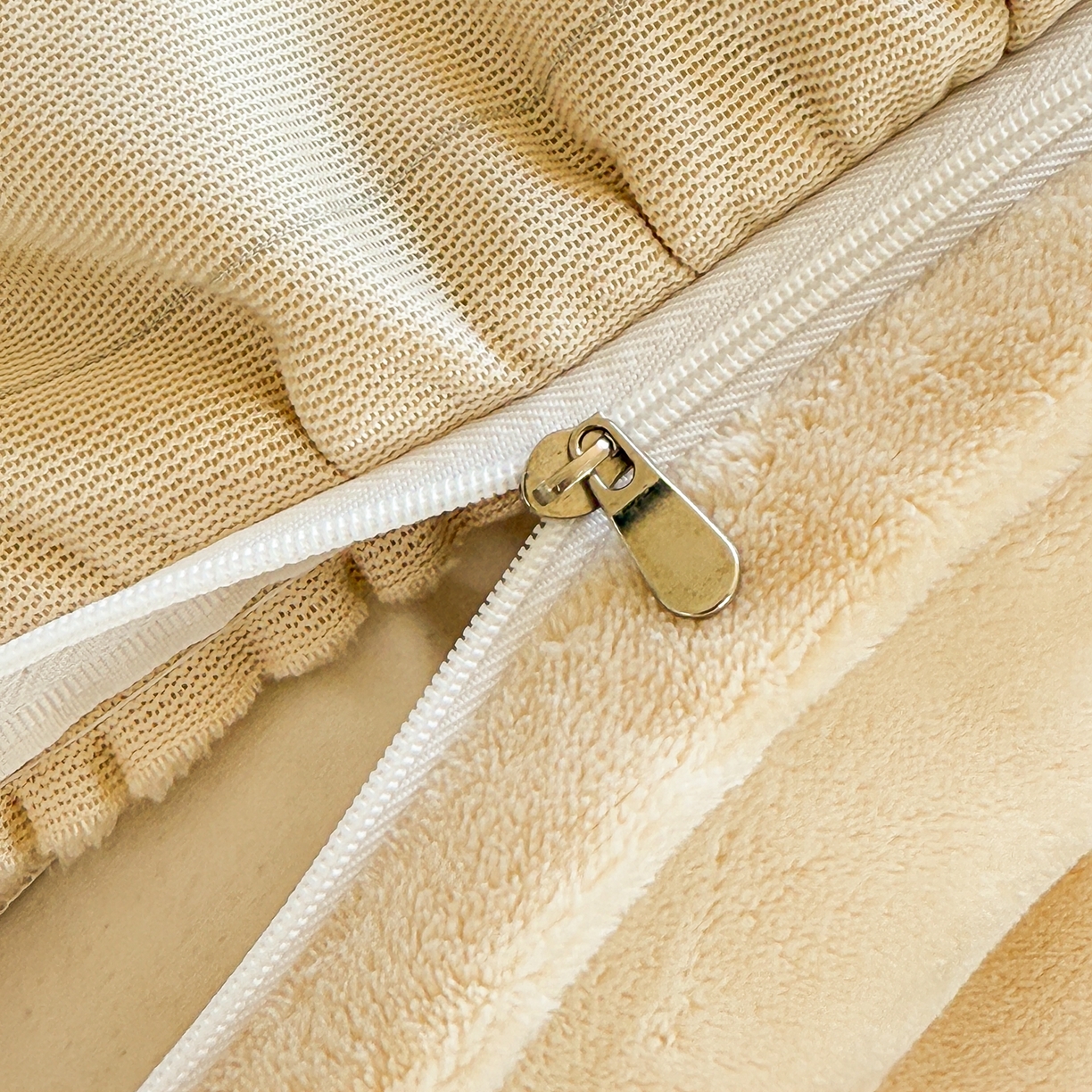 91家纺网 家纺一手货源 找家纺 阿那亚 2025新款加厚煦暖绒牛奶绒四件套韩版花边四件套刺绣四件套 伊贝米驼