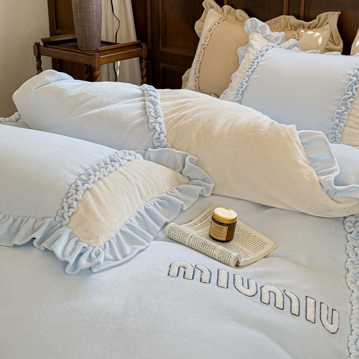 91家纺网 家纺一手货源 找家纺 阿那亚 2025新款加厚煦暖绒牛奶绒四件套韩版花边四件套刺绣四件套 伊贝浅蓝