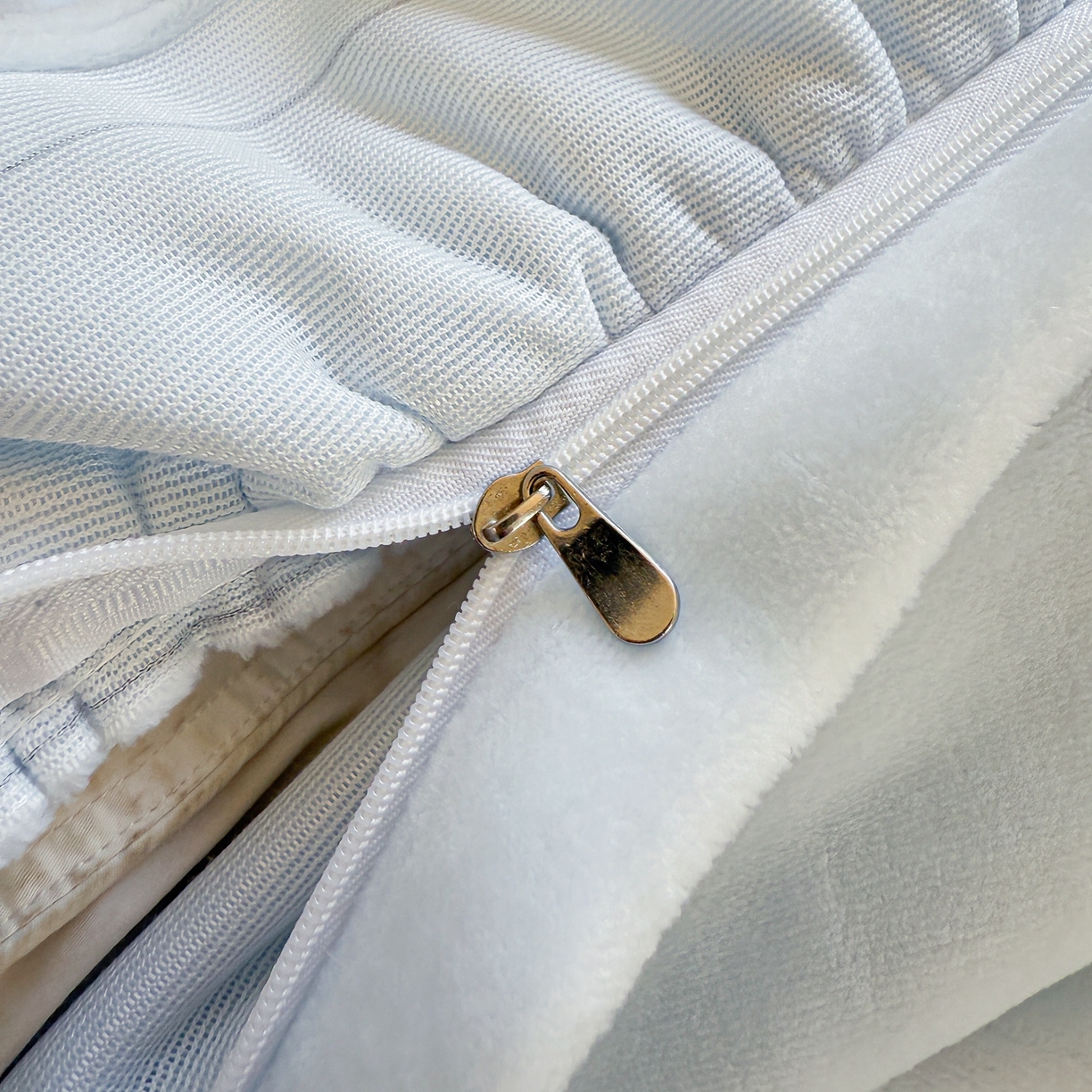 91家纺网 家纺一手货源 找家纺 阿那亚 2025新款加厚煦暖绒牛奶绒四件套韩版花边四件套刺绣四件套 伊贝浅蓝