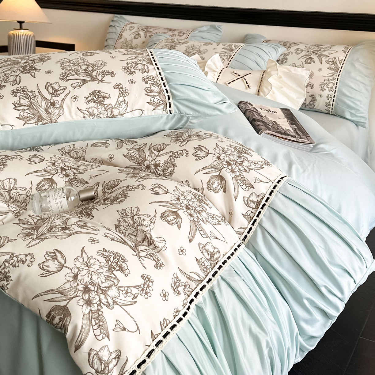 91家纺网 家纺一手货源 找家纺 博纳家纺 2025新款亲肤棉法式奶油风四件套-芙蕾雅 繁星蓝