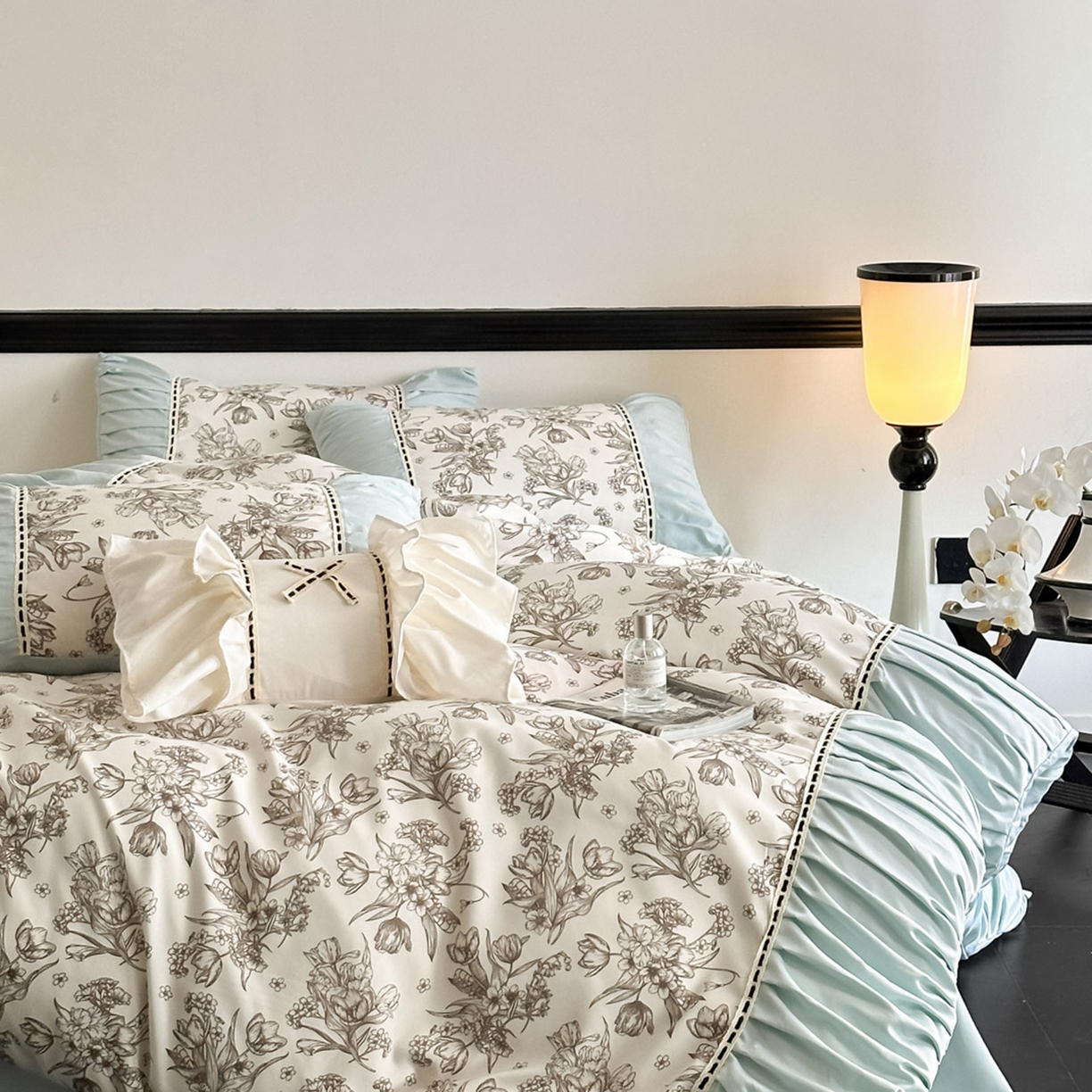 91家纺网 家纺一手货源 找家纺 博纳家纺 2025新款亲肤棉法式奶油风四件套-芙蕾雅 繁星蓝