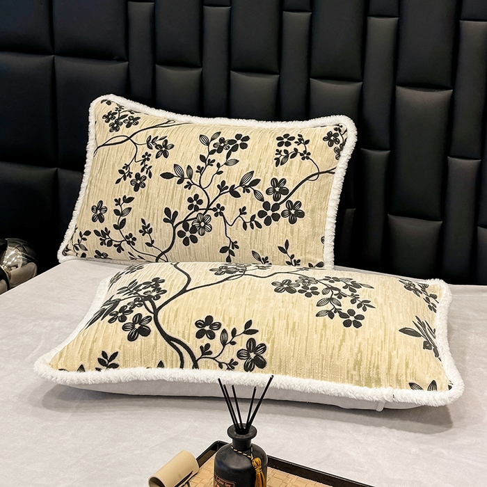 91家纺网 家纺一手货源 找家纺 （总）鹿辉家居（原吉欧力） 2025新款牛奶绒8.5斤立体雕花兔毛绒包边四件套