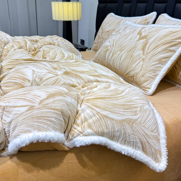 91家纺网 家纺一手货源 找家纺 鹿辉家居（原吉欧力） 2025新款牛奶绒8.5斤立体雕花兔毛绒包边四件套 北欧经典