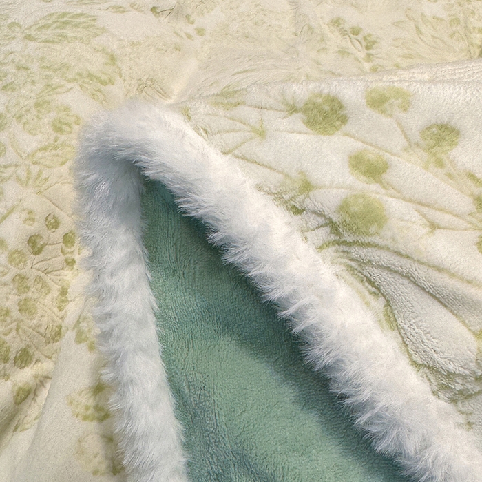 91家纺网 家纺一手货源 找家纺 鹿辉家居（原吉欧力） 2025新款牛奶绒8.5斤立体雕花兔毛绒包边四件套 碎花漫语