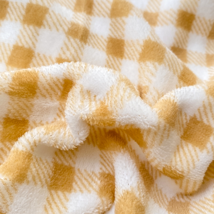 91家纺网 家纺一手货源 找家纺 雨帆家纺 2025新款可爱卡通牛奶绒贴布绣四件套 黄格+咖小熊