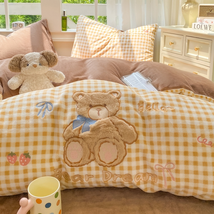 雨帆家纺 2025新款可爱卡通牛奶绒贴布绣四件套 黄格+咖小熊
