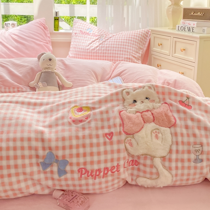 91家纺网 家纺一手货源 找家纺 （总）雨帆家纺 2025新款可爱卡通牛奶绒贴布绣四件套