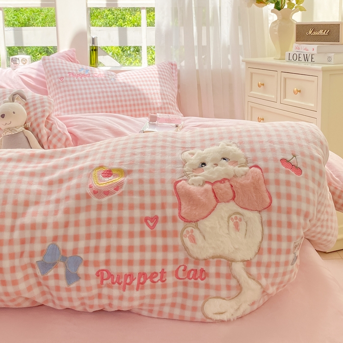 91家纺网 家纺一手货源 找家纺 （总）雨帆家纺 2025新款可爱卡通牛奶绒贴布绣四件套