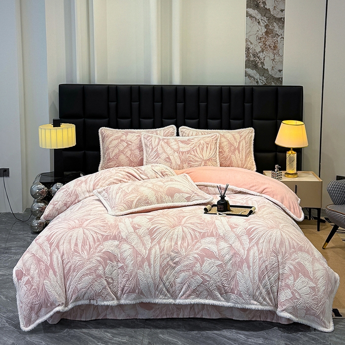 鹿辉家居（原吉欧力） 2025新款牛奶绒立体雕花兔毛绒包边单品被套 仲夏浪漫