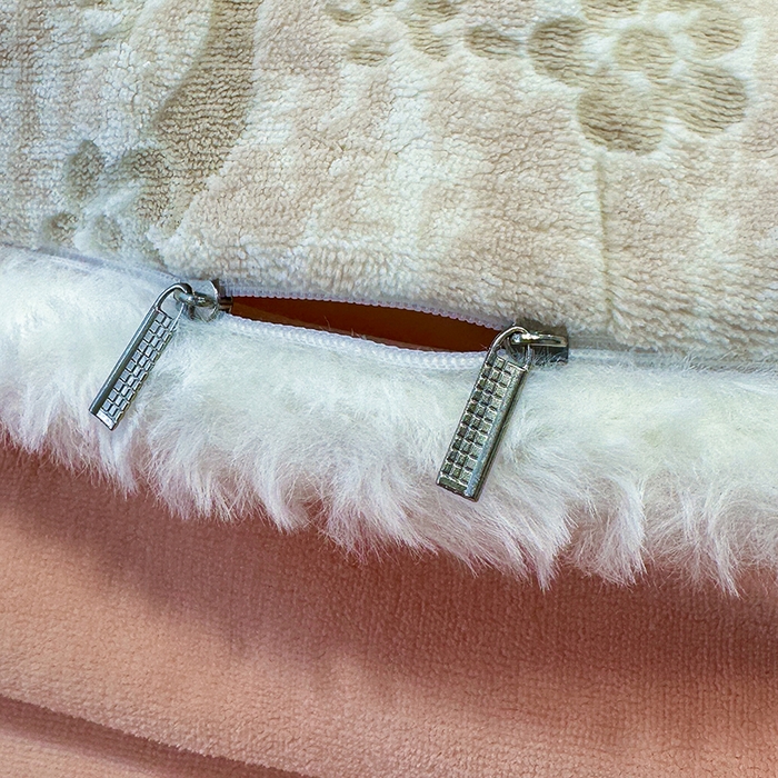 91家纺网 家纺一手货源 找家纺 鹿辉家居（原吉欧力） 2025新款牛奶绒立体雕花兔毛绒包边单品被套 画意枝头