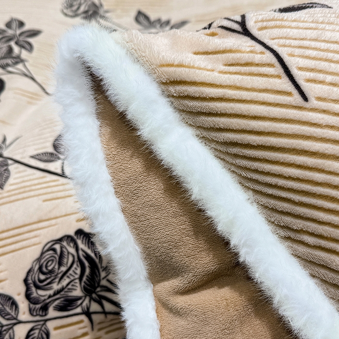 91家纺网 家纺一手货源 找家纺 鹿辉家居（原吉欧力） 2025新款牛奶绒立体雕花兔毛绒包边单品被套 水墨玫瑰