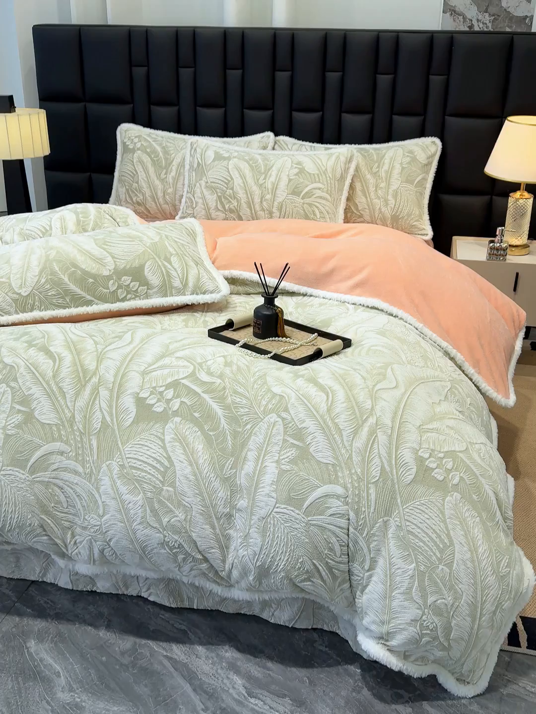 91家纺网 家纺一手货源 找家纺 鹿辉家居（原吉欧力） 2025新款牛奶绒立体雕花兔毛绒包边单品被套 暖意浓浓