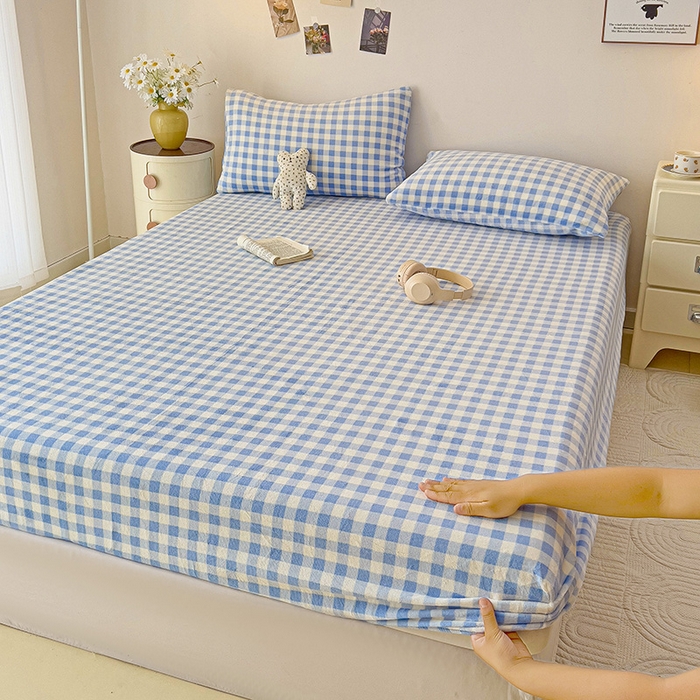 91家纺网 家纺一手货源 找家纺 （总）芷凡家纺 2025新款A类纯色条纹格子加厚牛奶绒床笠