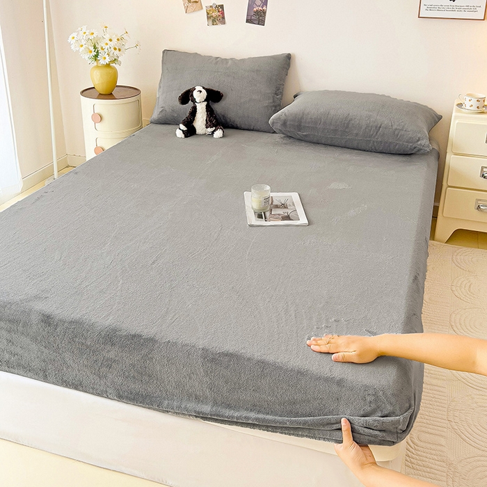 91家纺网 家纺一手货源 找家纺 （总）芷凡家纺 2025新款A类纯色条纹格子加厚牛奶绒床笠