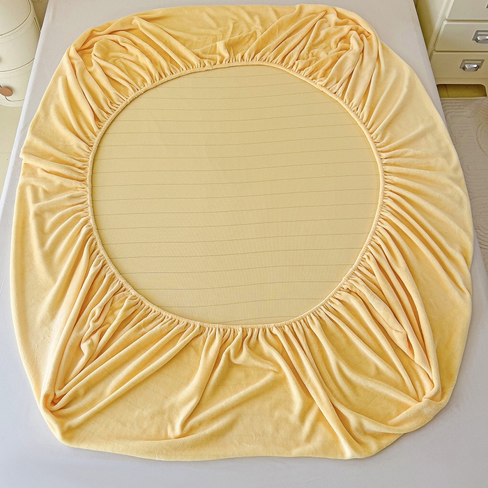 91家纺网 家纺一手货源 找家纺 芷凡家纺 2025新款A类纯色条纹格子加厚牛奶绒床笠 牛奶绒床笠-奶黄