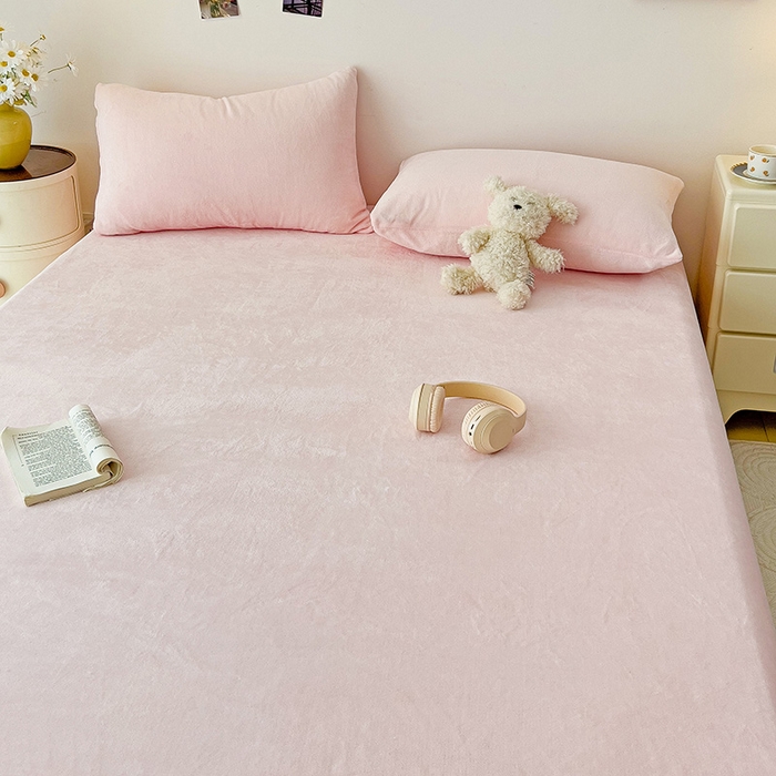 91家纺网 家纺一手货源 找家纺 芷凡家纺 2025新款A类纯色条纹格子加厚牛奶绒床笠 牛奶绒床笠-嫩粉