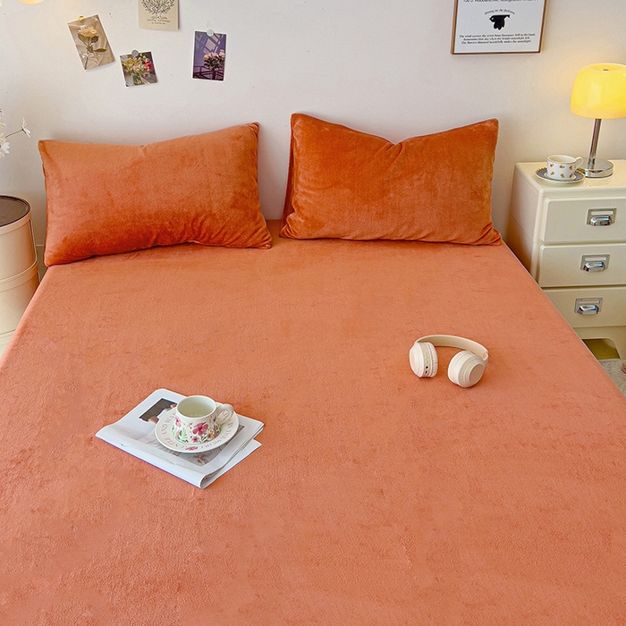 91家纺网 家纺一手货源 找家纺 芷凡家纺 2025新款A类纯色条纹格子加厚牛奶绒床笠 牛奶绒床笠-焦糖