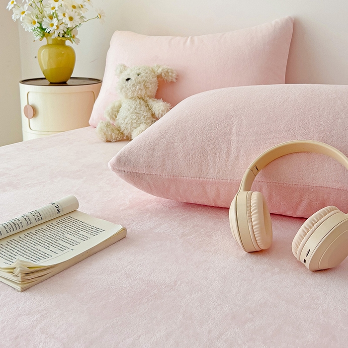 91家纺网 家纺一手货源 找家纺 芷凡家纺 2025新款A类纯色条纹格子加厚牛奶绒床笠 牛奶绒床笠-嫩粉