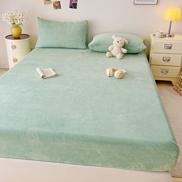 91家纺网 家纺一手货源 找家纺 芷凡家纺 2025新款A类纯色条纹格子加厚牛奶绒床笠 牛奶绒床笠-藻绿