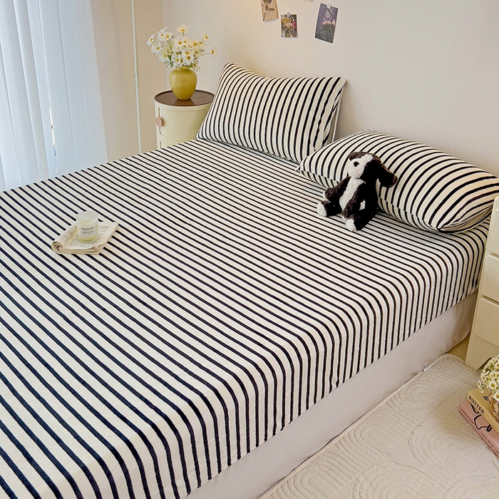 91家纺网 家纺一手货源 找家纺 芷凡家纺 2025新款A类纯色条纹格子加厚牛奶绒床笠 牛奶绒床笠-黑条