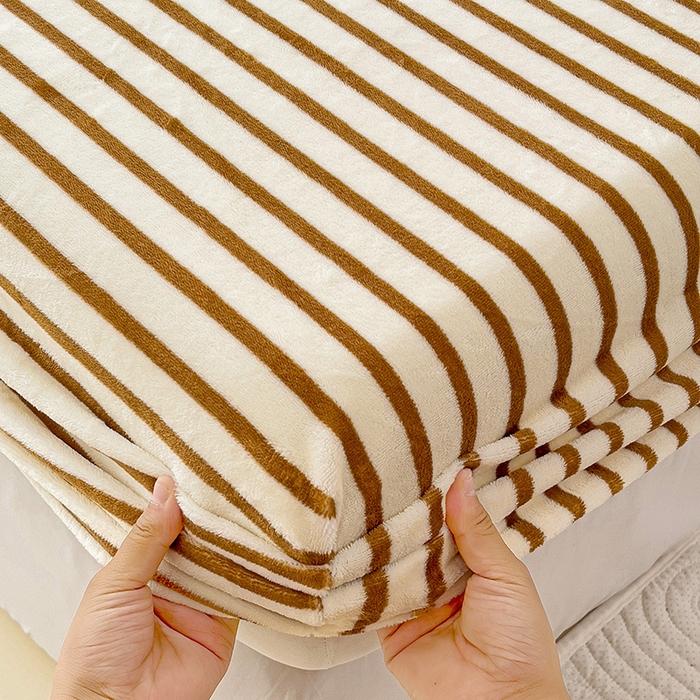 91家纺网 家纺一手货源 找家纺 芷凡家纺 2025新款A类纯色条纹格子加厚牛奶绒床笠 牛奶绒床笠-咖条