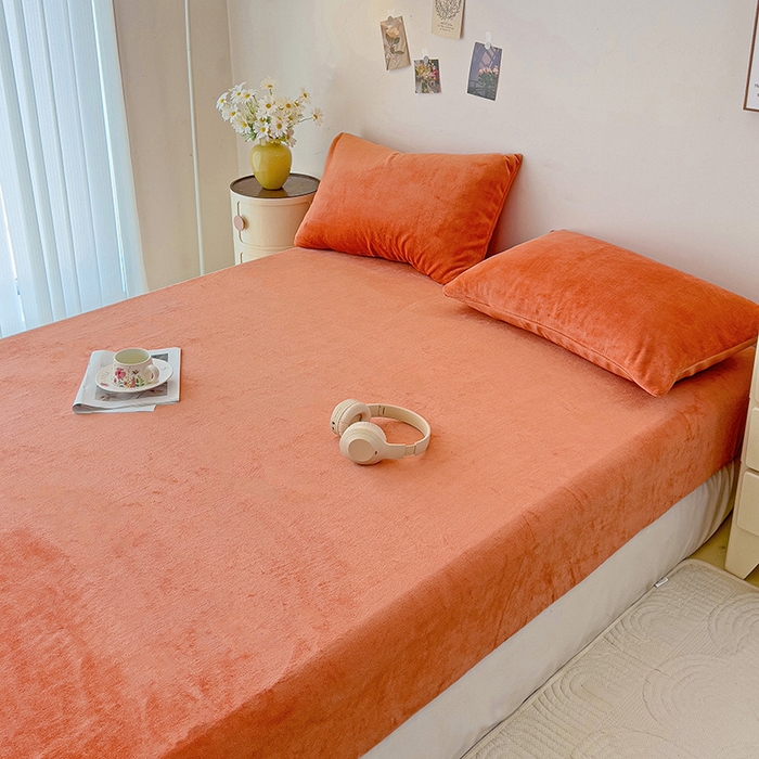 91家纺网 家纺一手货源 找家纺 芷凡家纺 2025新款A类纯色条纹格子加厚牛奶绒床笠 牛奶绒床笠-焦糖