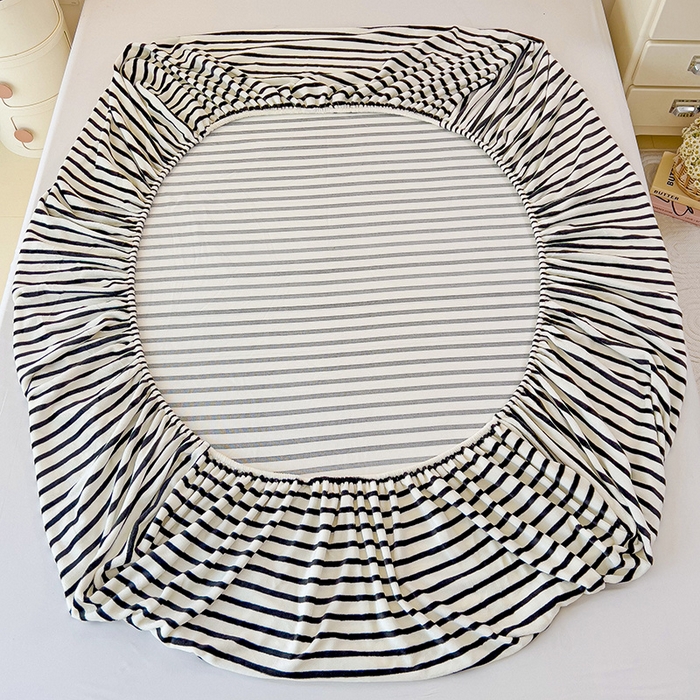 91家纺网 家纺一手货源 找家纺 芷凡家纺 2025新款A类纯色条纹格子加厚牛奶绒床笠 牛奶绒床笠-黑条