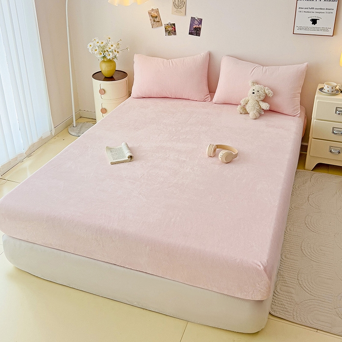 91家纺网 家纺一手货源 找家纺 芷凡家纺 2025新款A类纯色条纹格子加厚牛奶绒床笠 牛奶绒床笠-嫩粉