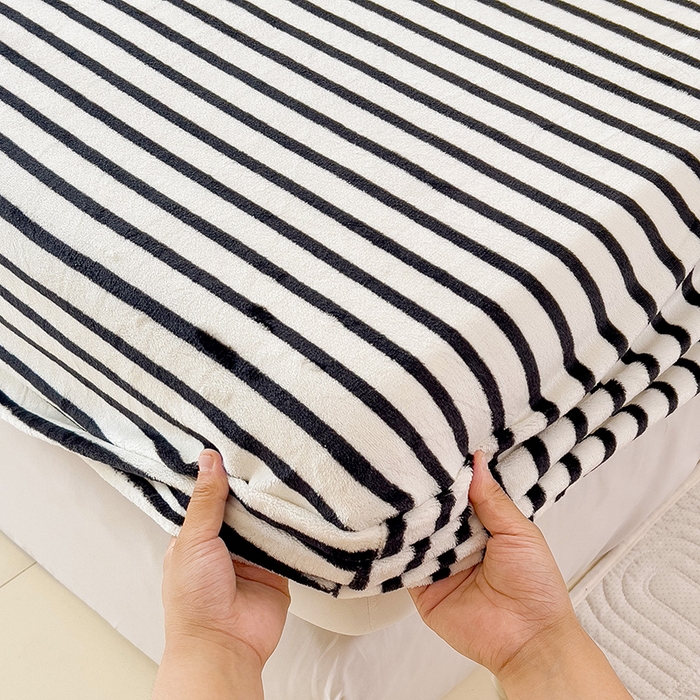 91家纺网 家纺一手货源 找家纺 （总）芷凡家纺 2025新款A类纯色条纹格子加厚牛奶绒床笠