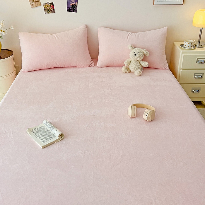 91家纺网 家纺一手货源 找家纺 芷凡家纺 2025新款A类纯色条纹格子加厚牛奶绒床笠 牛奶绒床笠-嫩粉