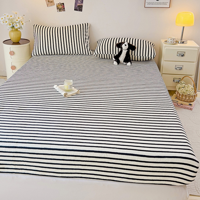 91家纺网 家纺一手货源 找家纺 芷凡家纺 2025新款A类纯色条纹格子加厚牛奶绒床笠 牛奶绒床笠-黑条